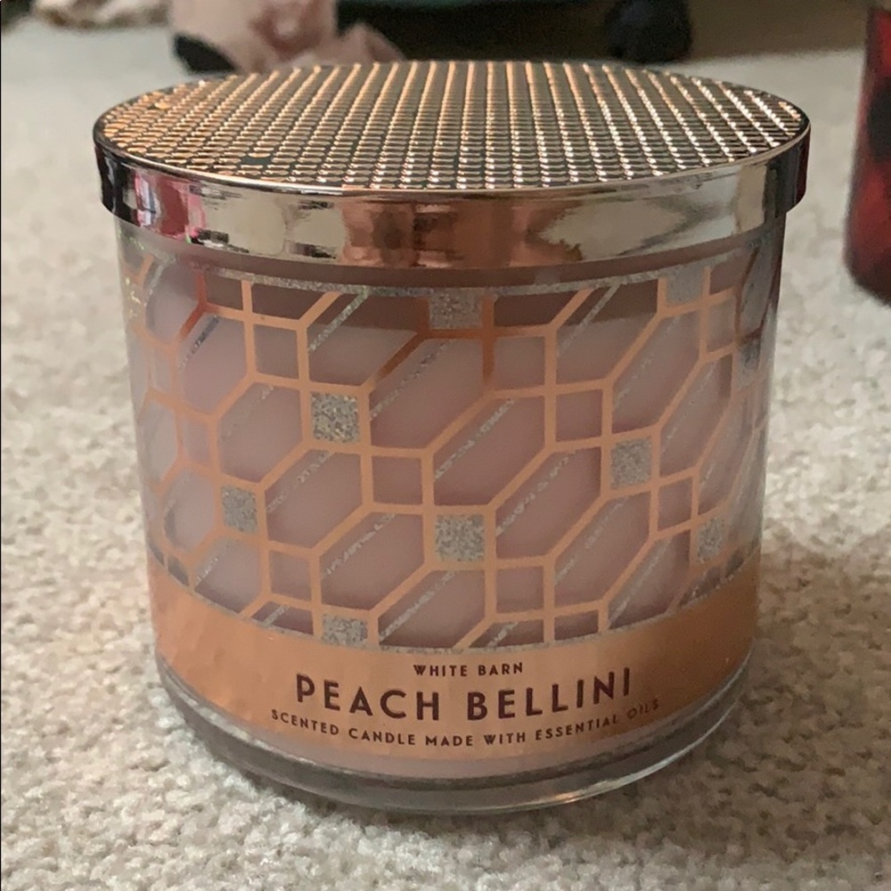 Bath & Body Works Candle- Peach Bellini - NWT